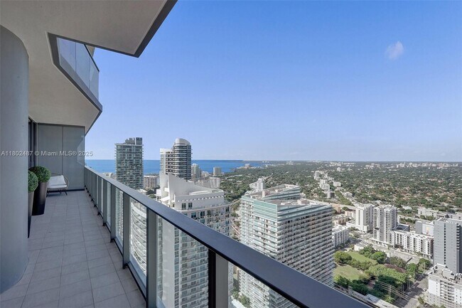 Building Photo - 1000 Brickell Plaza