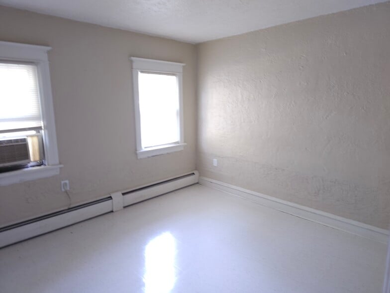 Building Photo - 1711 Magnolia Ave