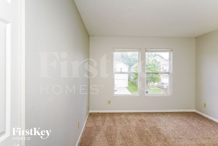 Building Photo - 8837 Hosta Way