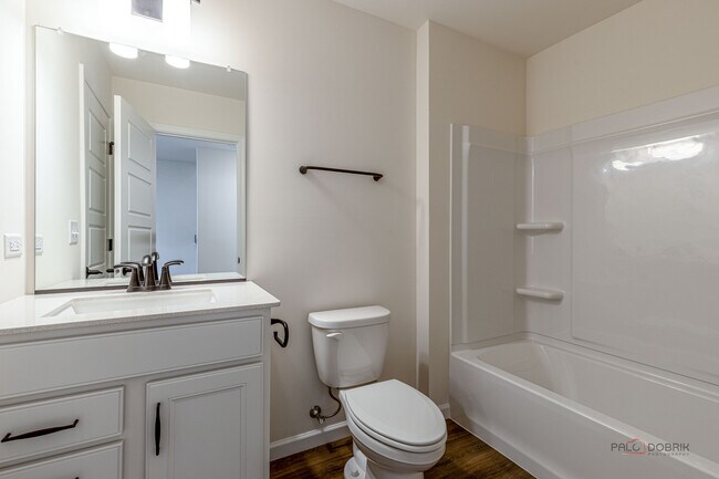 Building Photo - 157 Yorktown Ct