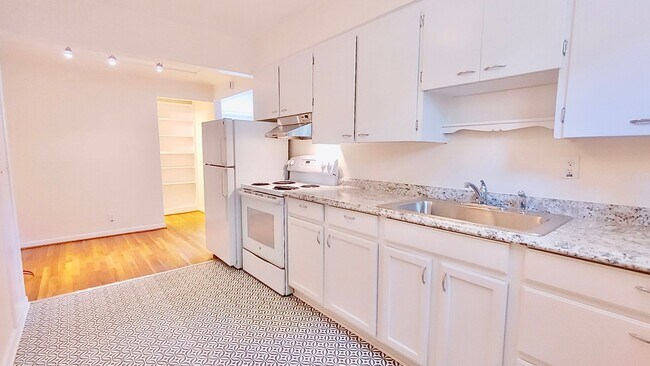 Building Photo - Great One Bedroom Unit Located In Multnoma...