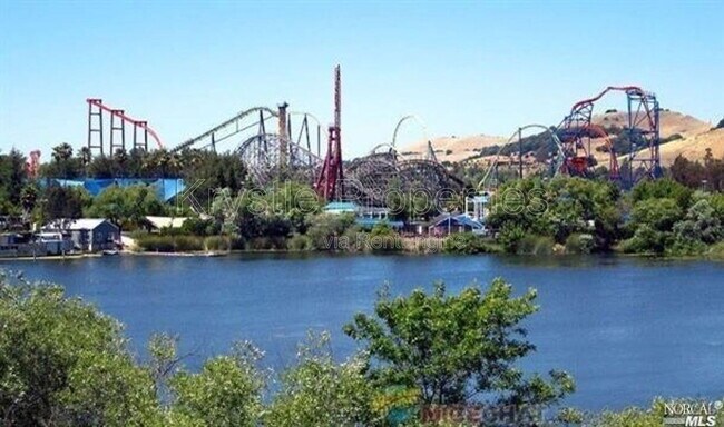 Building Photo - 1512 Sereno Dr