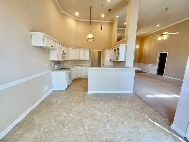 Building Photo - 103 Oros Point