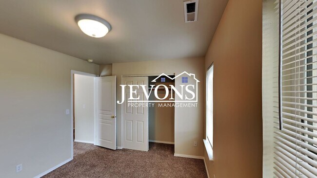 Building Photo - Enjoy this beautiful West Valley home with...