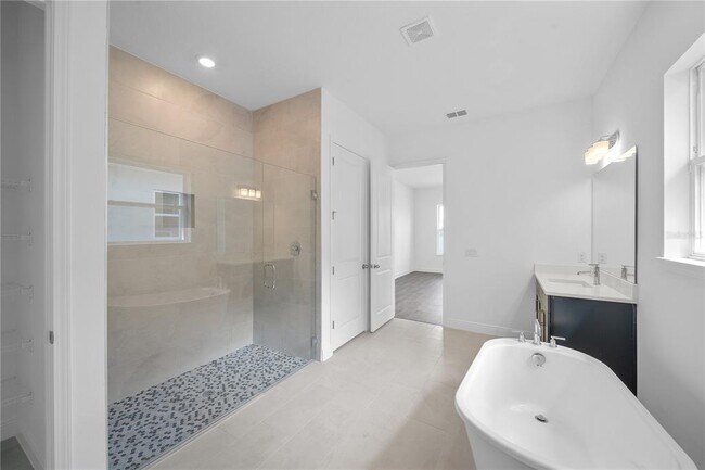 Building Photo - 18345 Mowry Ct