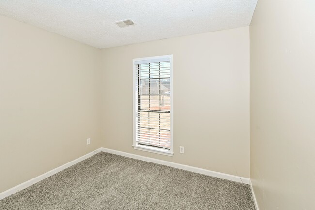 Building Photo - 7764 Shadow Glen Ln