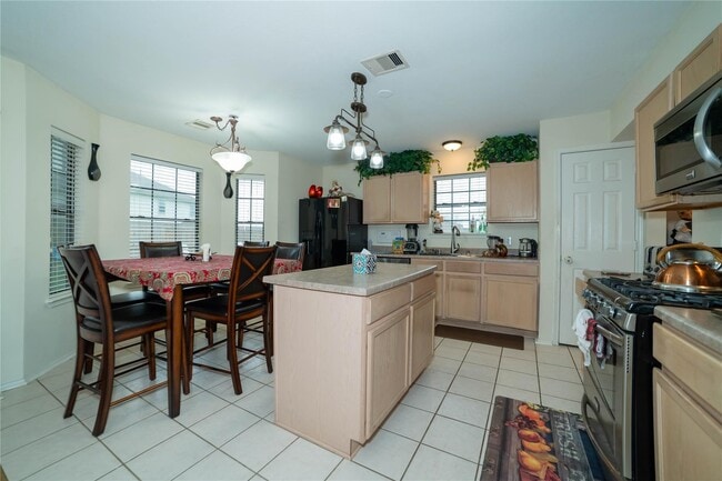 Building Photo - 5121 Alderney Ct