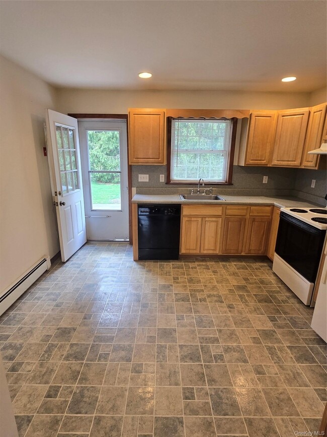 Building Photo - 369 New Unionville Rd