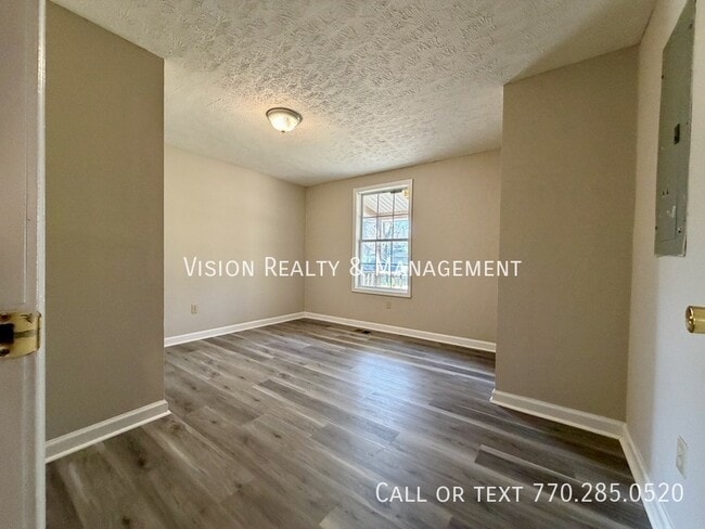 Building Photo - 219 Harmon Ave