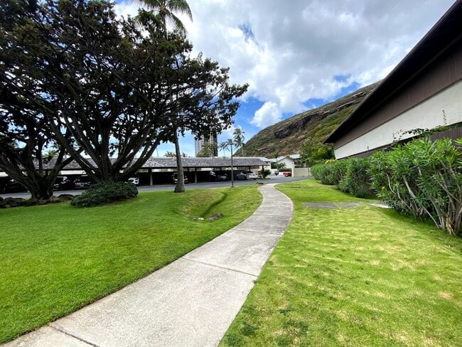 Building Photo - Hawaii Kai - The COLONY MARINA:  Lovely townhouse with spacious 4 bedrooms, 3 bath, 2 covered par...