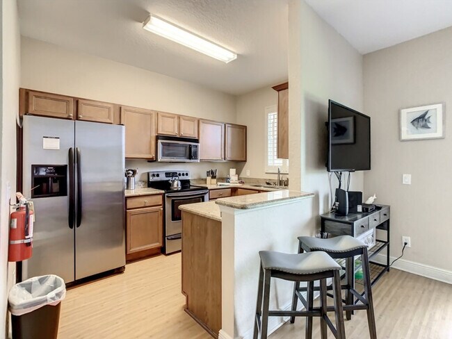 Building Photo - 3010 Calabria Ave