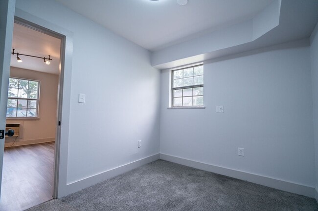 Building Photo - 139 E Butler Ave