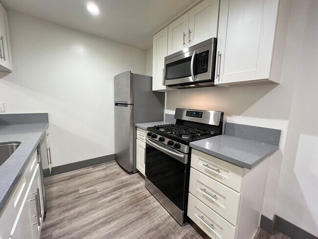 Interior Photo - can371