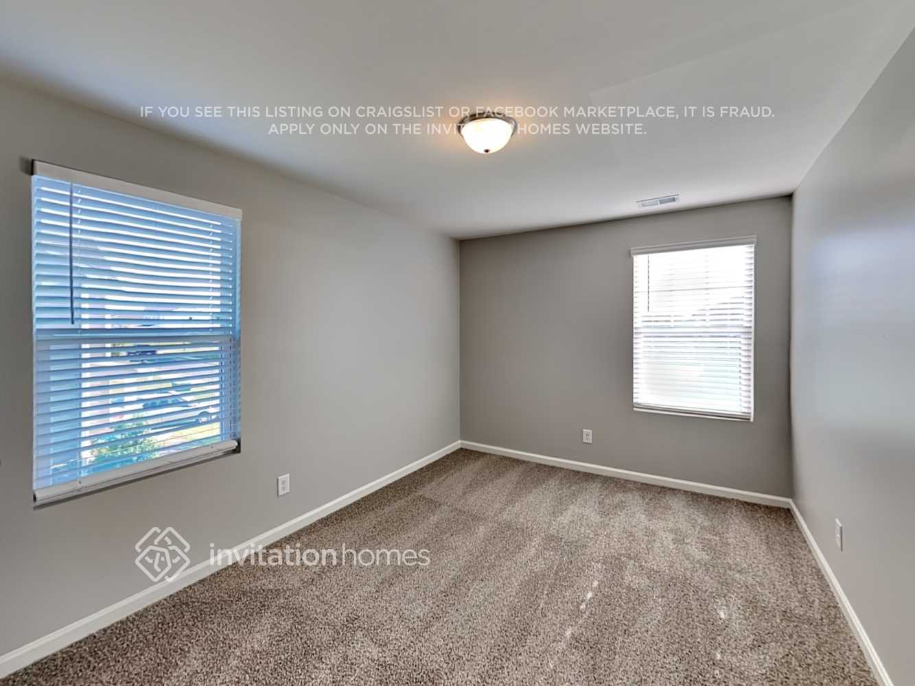 Building Photo - 117 Verona Dr NW