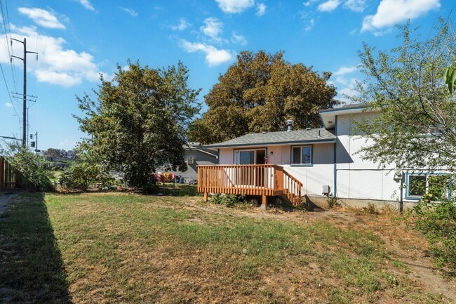 Building Photo - Beautiful Spokane Valley Duplex!!