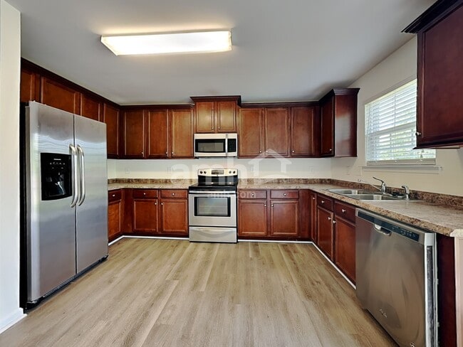 Building Photo - 1566 Cavendish Ct