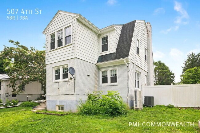 Building Photo - 507 4th St