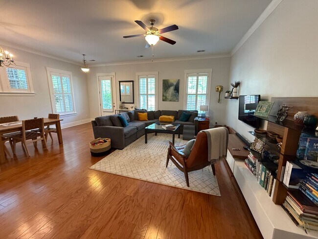 Building Photo - 3 Bedroom 2.5 Bath House in Moultrie Park ...