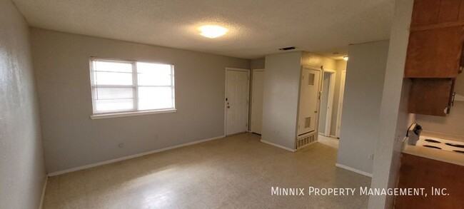 Building Photo - 636 S Crosby St
