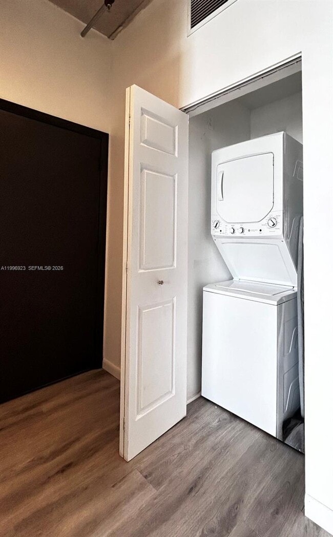 Building Photo - 444 NE 30th St