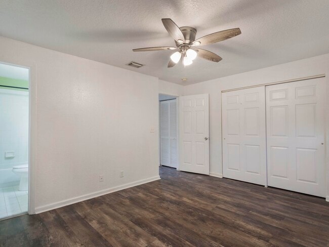Building Photo - 970 Summit Lake Dr