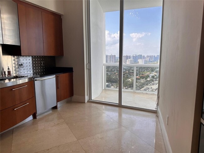 Building Photo - 18101 Collins Ave