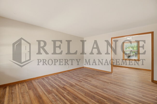 Building Photo - 656 S Whittier St