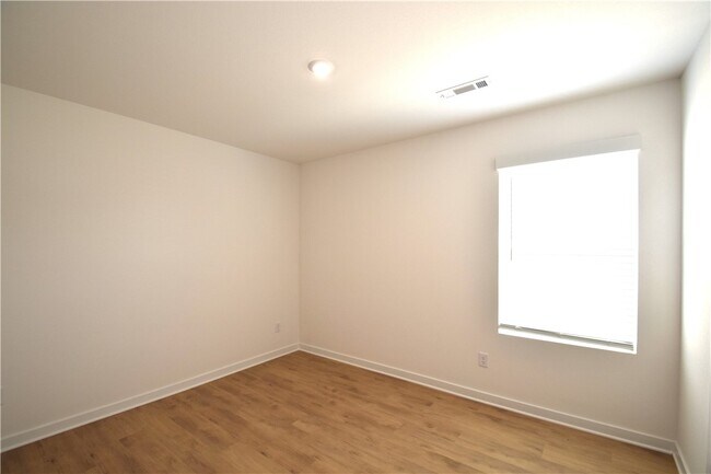 Building Photo - 572 Colorado St