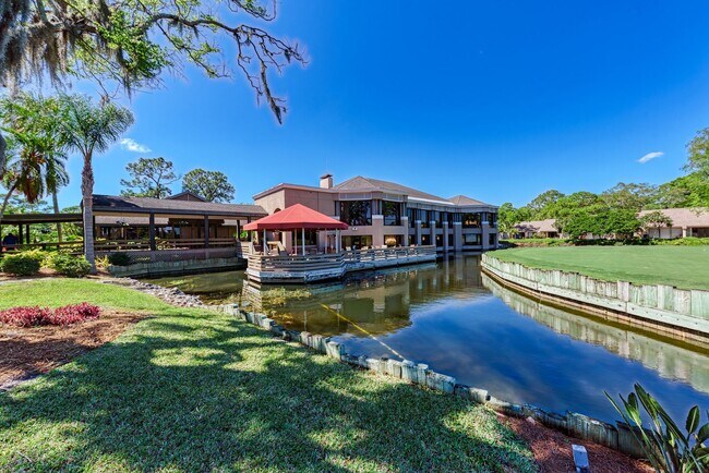 Building Photo - Welcome to your Heatherwood Heaven