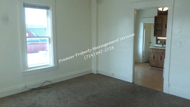 Building Photo - 331 W North St