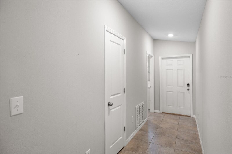 Building Photo - 10205 Cool Waterlily Ave