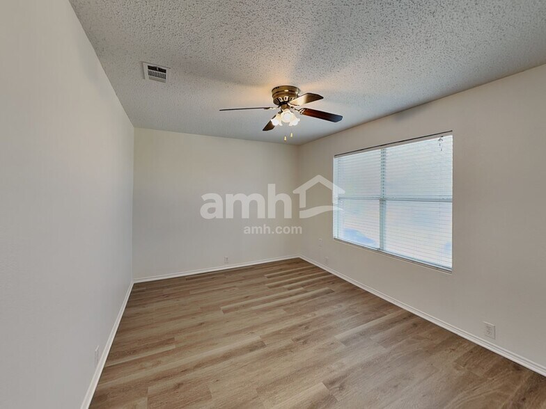 Building Photo - 4508 Merlot Dr