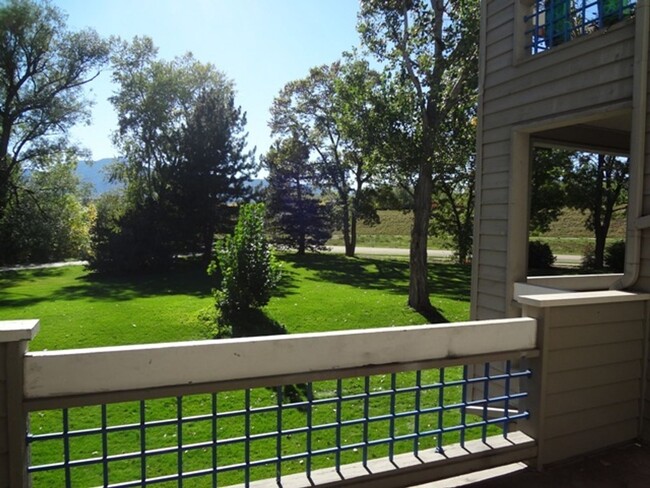 Building Photo - 1 Bedroom Condo with Mountain Views in Nor...