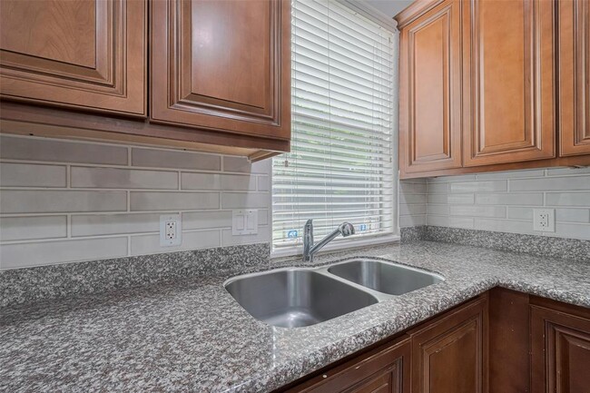 Building Photo - 15210 Addicks Stone Dr