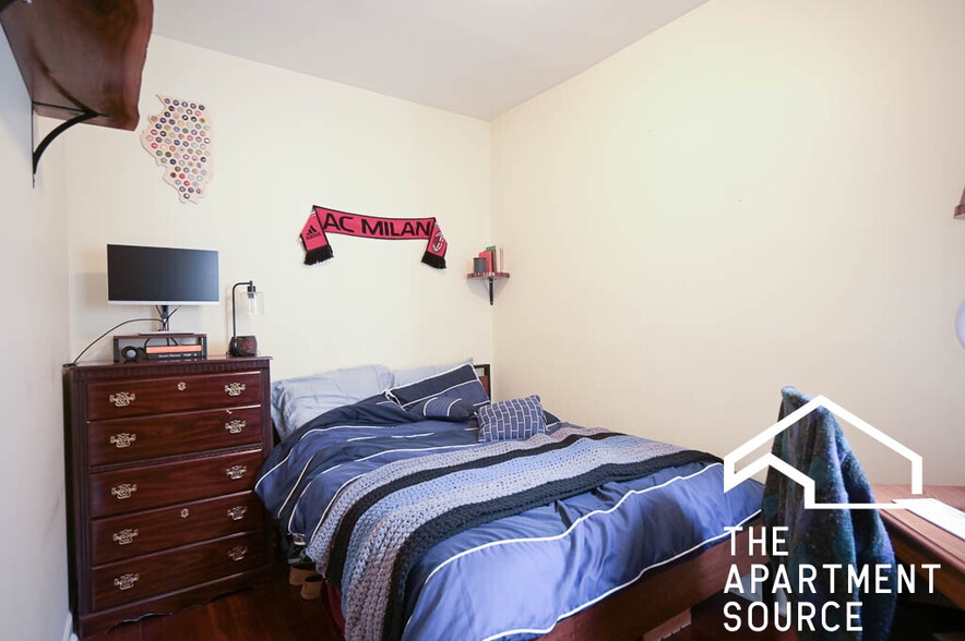 Building Photo - 665 W Cornelia Ave