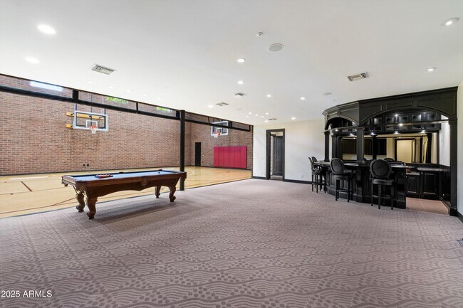 Building Photo - 8515 E Sutton Dr