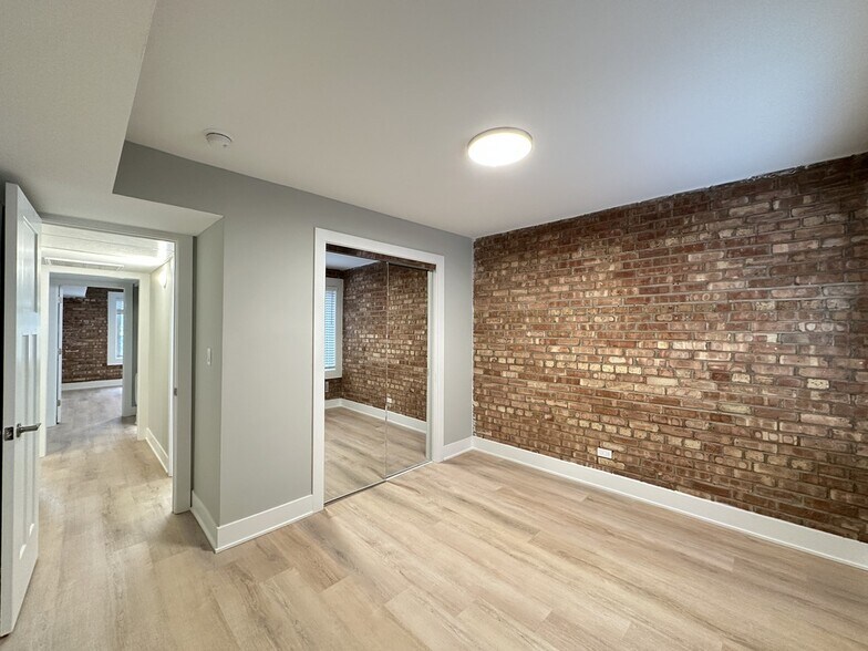 Building Photo - 1226 N Dearborn St