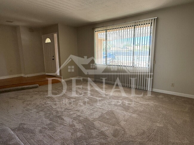 Building Photo - 5129 E Emile Zola Ave