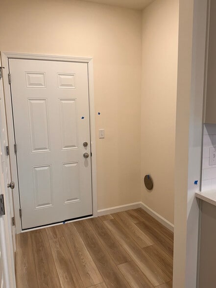 Building Photo - 604 Switchgrass Wy