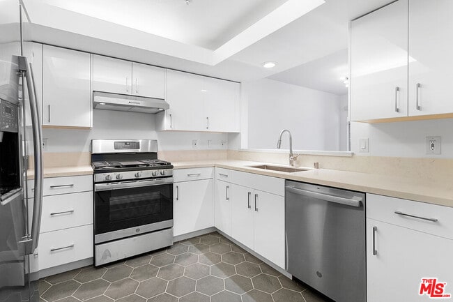 Building Photo - 1255 Federal Ave