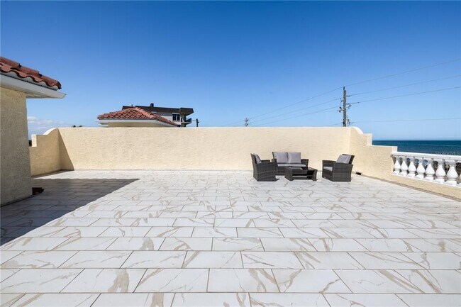 Building Photo - 3074 Ocean Shore Blvd