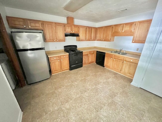 Building Photo - 5602 Lumberjack Ln