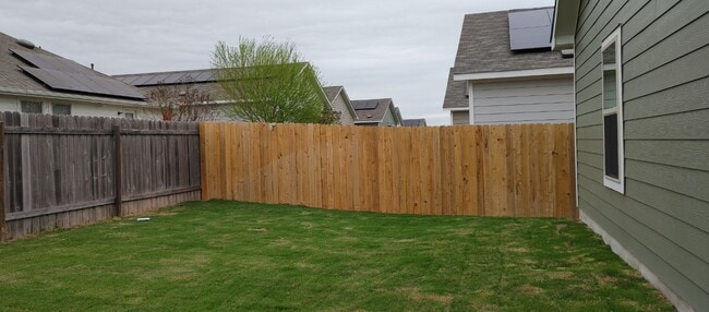 Building Photo - 3420 Lodgepole Dr