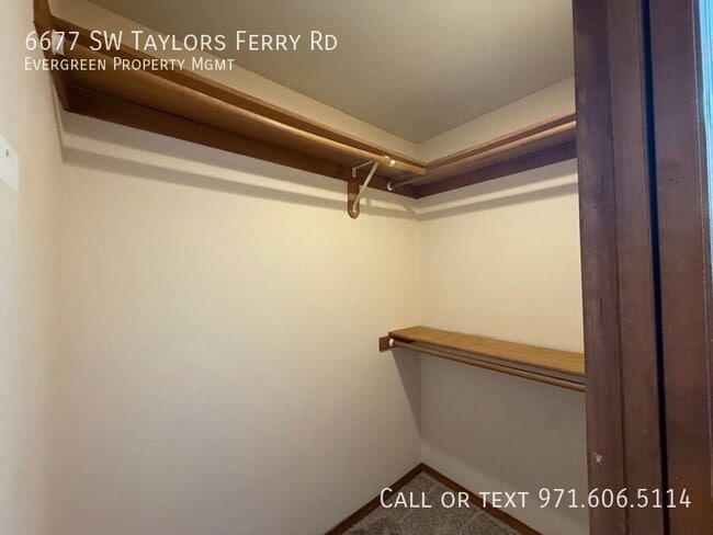 Building Photo - 6677 SW Taylors Ferry Rd