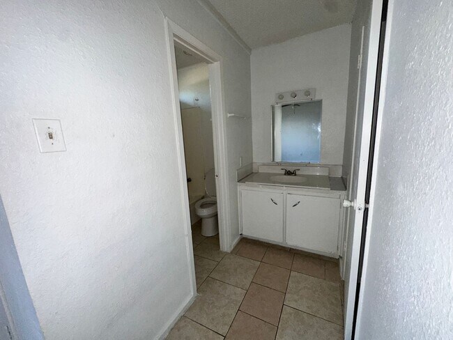 Building Photo - 1016 N 12th St