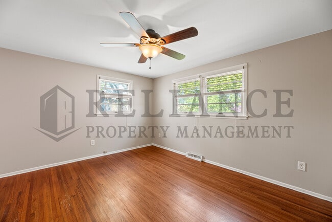 Building Photo - 1440 Community Dr