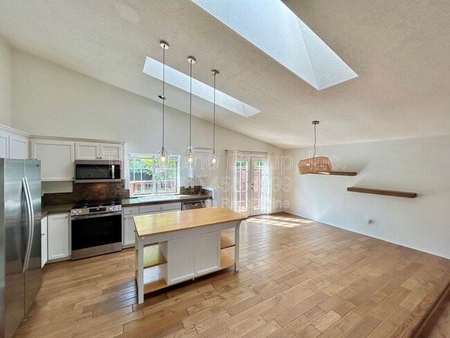 Building Photo - 14597 SW 81st Ave