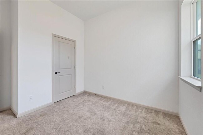 Building Photo - 133 Monterey Oak Trl