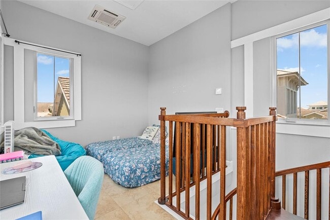 Building Photo - 319 Compass Point Dr