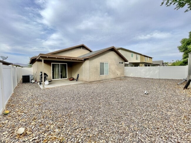 Building Photo - 1294 Kelson Pl